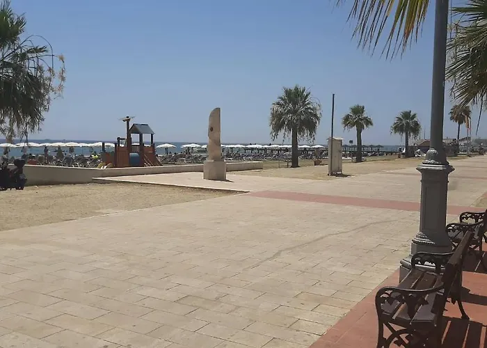 Haven House 度假居 拉纳卡